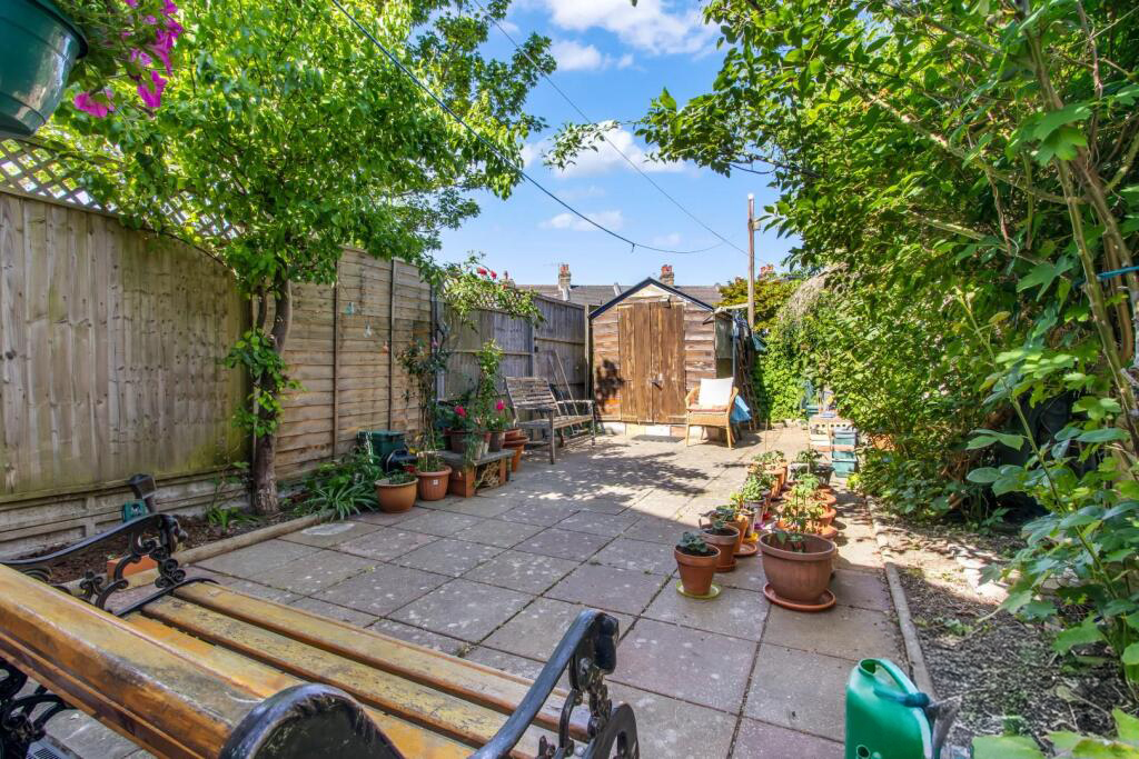 Newly renovated, Modern House Share – 3 spacious Rooms